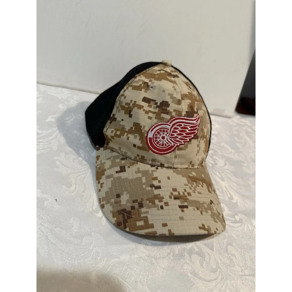 Detroit‎ Red Wings Chevrolet  Hockey Embroidered Mesh Camo Youth Hat Cap
